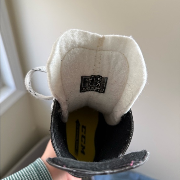 CCM Tacks 9040 Kids Hockey Skates - Picture 8 of 8